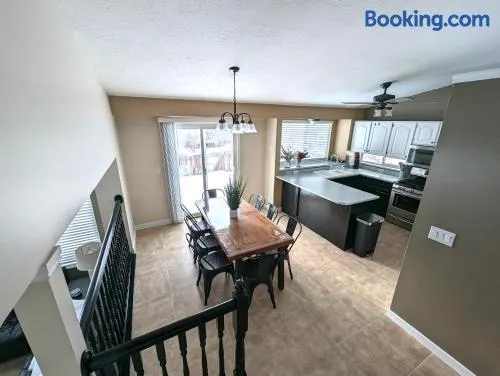 Cute Spacious Home - Image 1