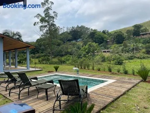 Maravilhoso sítio com piscina e churrasqueira - Image 1