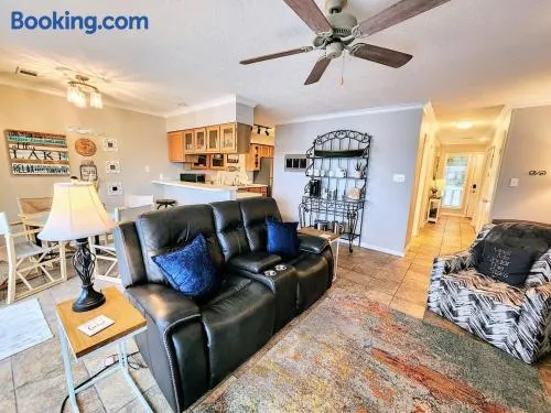 Farr Shores Cozy Retreat - Image 1