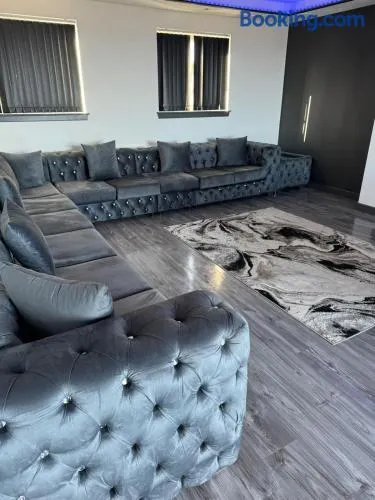 Waterfront luxury apartment - Image 1