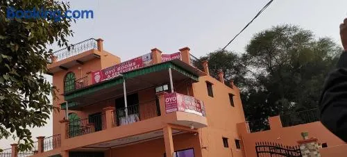 Oyo Royal Hotel - Image 1