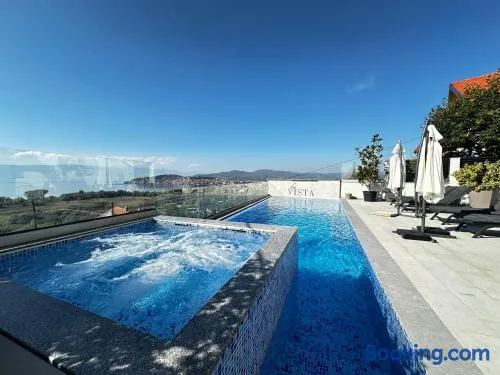 La Vista Luxury Villa - Image 1