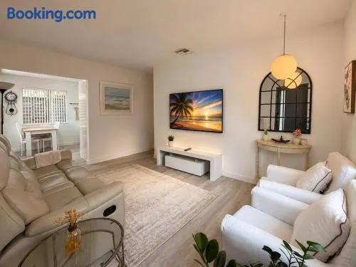 Miami Suite next to brickell - Image 1