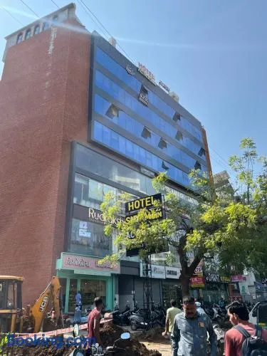 Hotel Shyam Inn - Image 1