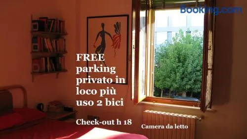 Appartamento trilo fronte Parco con parking e uso bici gratis Check out h18 - Image 1