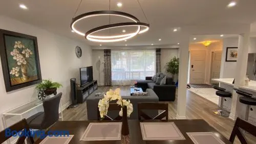 Spectacular 3 BR 2 WR House - Close to Airport - Image 1