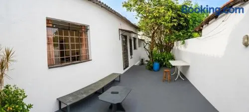 Casa Inteira Com Total Privacidade e Quintal - Image 1