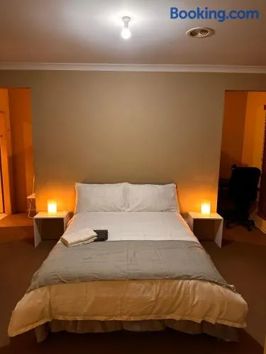 Exclusive B and B room - Image 1