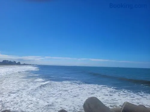 Seu Refúgio em Caiobá Conforto e Mar a Poucos Passos - Image 1
