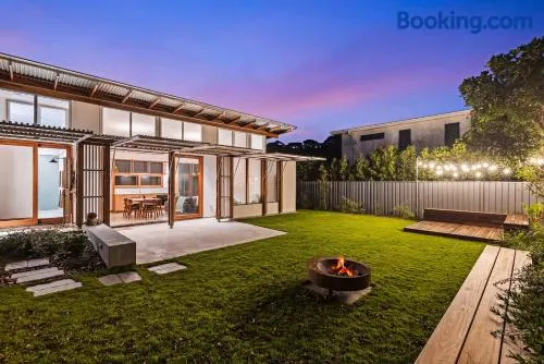 Serene Escape in Moffat Beach - Image 1