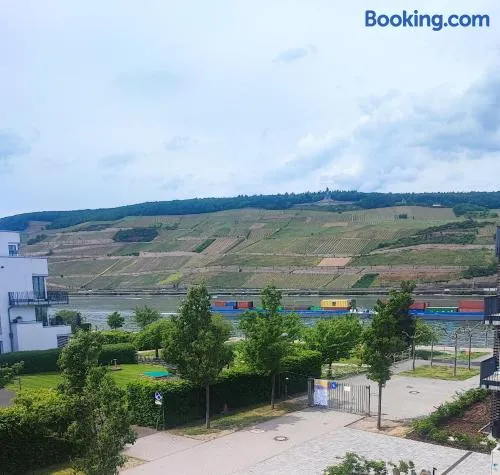 Design-Suite mit Rheinblick - Ihr Luxus im Weltkulturerbe Bingen - Image 1