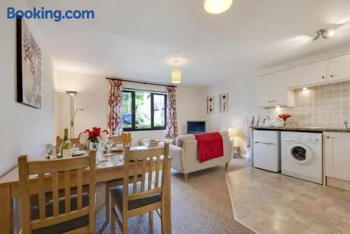2 Bed in Beer oc-jbpio7 - Image 1