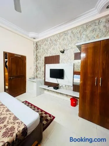 Hotel Natraj Palace - Image 1