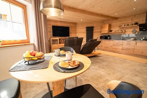 Luxus Chalet im Allgäu - Zirbenholz Schlafzimmer - Terrasse mit Bergblick - Infrarotkabine - Image 1