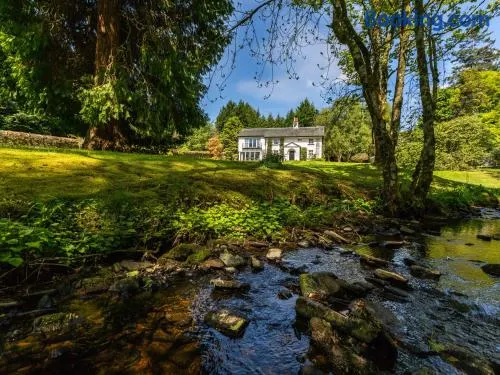 Strathendrick House Magnificent property with Garden - Image 1