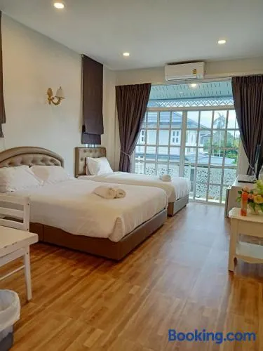 Promporn Boutique Hotel - Image 1