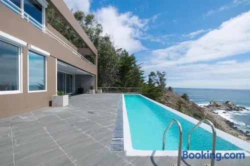 Luxury and tranquility facing the sea - Image 1