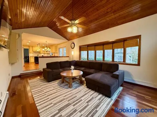Cozy & Private Retreat Near Atlantic City! - Image 1
