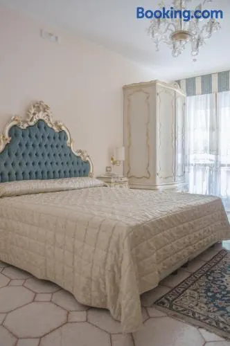 Hotel Villa Serena - Image 1