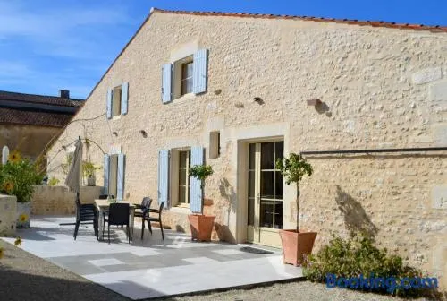 Maison spacieuse à Cabariot - Image 1
