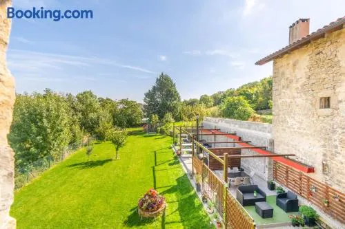 Preciosa casa rural con jardin cerca de Pamplona - Image 1