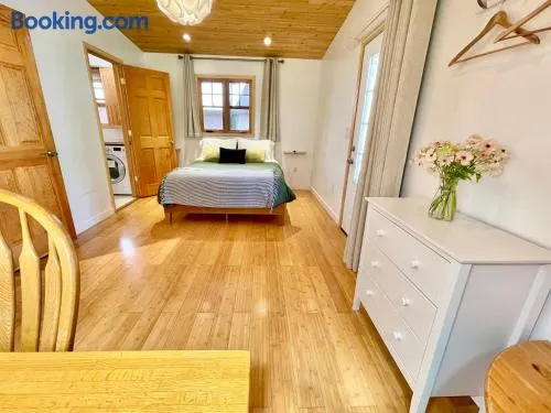 Comfy Studio near Trails & Beaches - Image 1