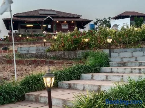 Fulora Guesthouse - Image 1