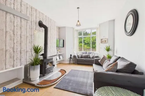 Host & Stay - Crosby House - Image 1
