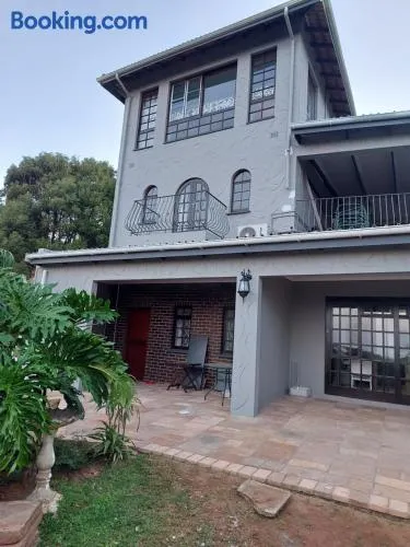 Fairway Guest Lodge - Image 1