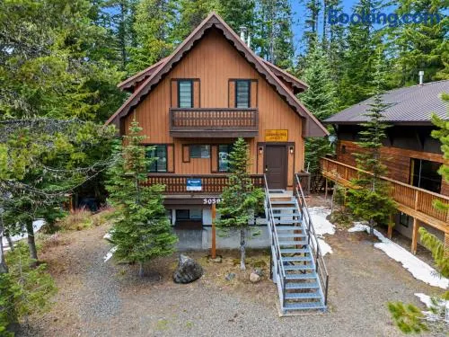 Snowflake Chalet - Image 1