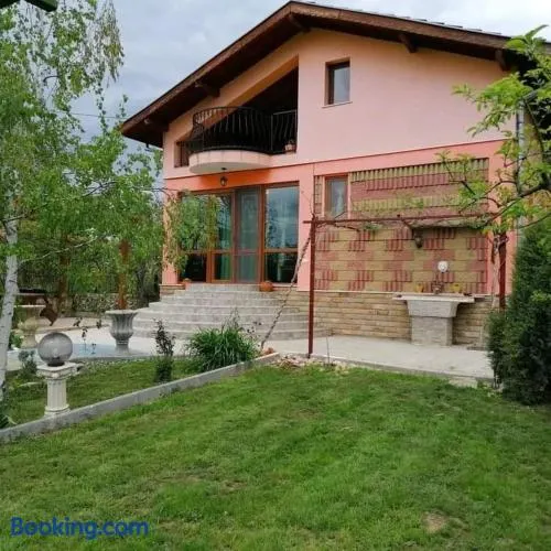 River Hills Guest House - Image 1
