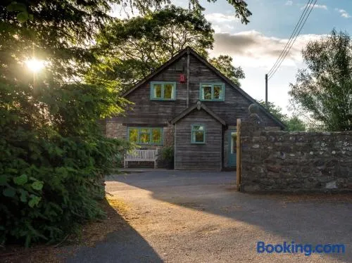 6 Bed in Honiton oc-41043 - Image 1