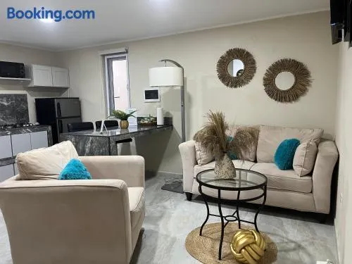Cozy 1-bedroom apartment minutes away drive to Mangel Halto Beach - Image 1