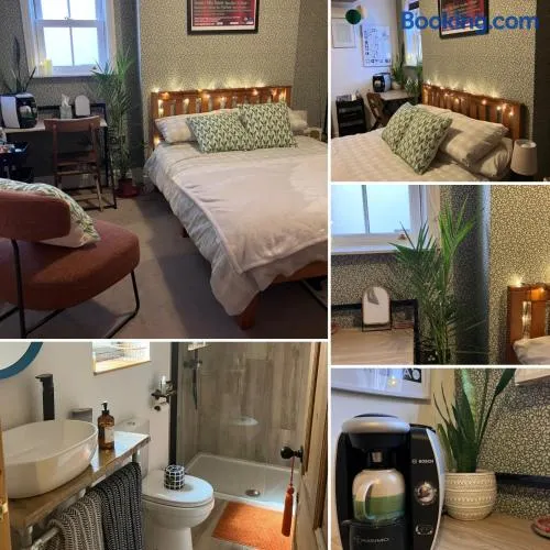 Ensuite Victorian Double, excellent transport links - Image 1