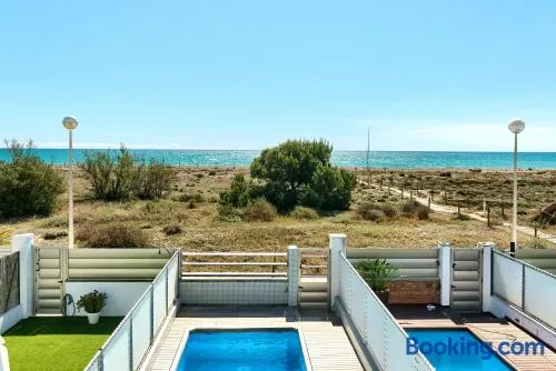 Casa frente al mar con piscina privada - Image 1