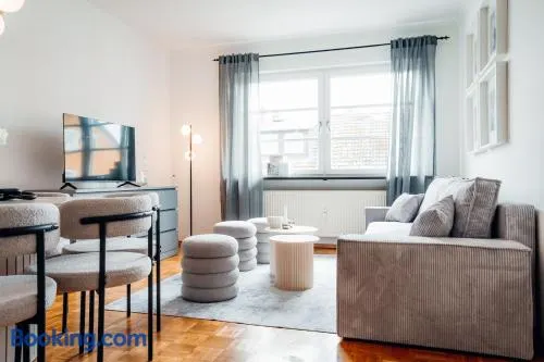 3 BR - Familienfreundlich - Geräumig - Zentral - Parkplätze - Image 1