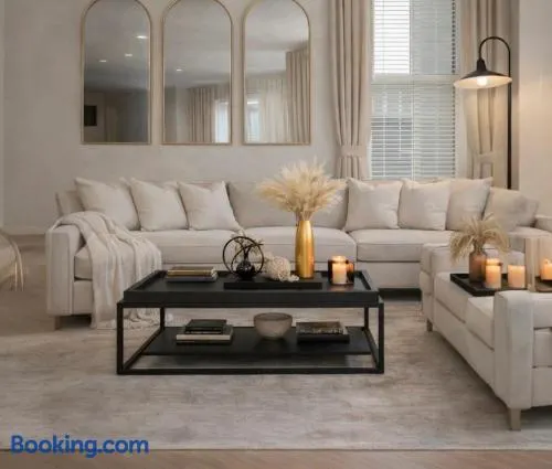 Vikings Apartment City Centre Exclusive Offers With Private Parking & Terrace - Image 1