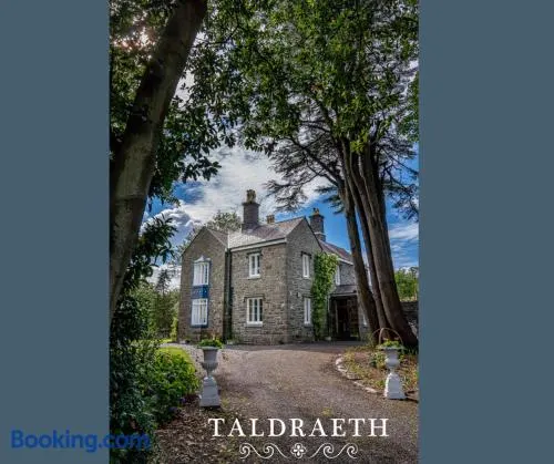 Taldraeth - Old Vicarage Guest House - Image 1