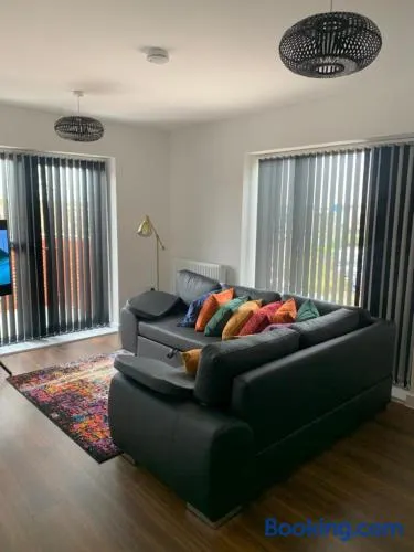 Lakeside 2 BED LUXURY APARTMENT No PARTIES No EVENTS Early Check-in Late Check- Out Allowed - Image 1