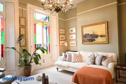 Gorgeous apartment in the heart of Sandwich - Image 1