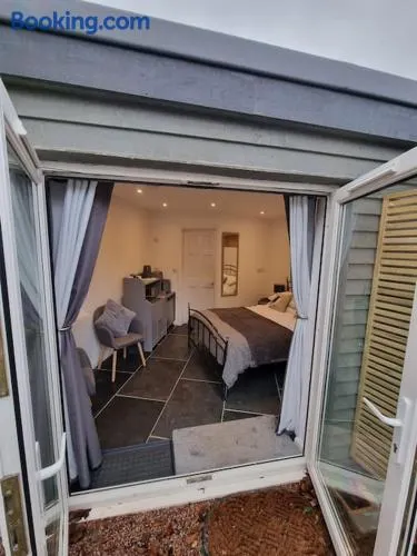 The Den - A modern, quirky, self contained unit - Image 1