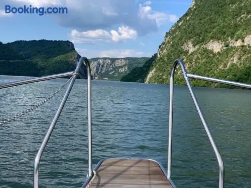 Zeleni zaliv-The Green Bay - Image 1
