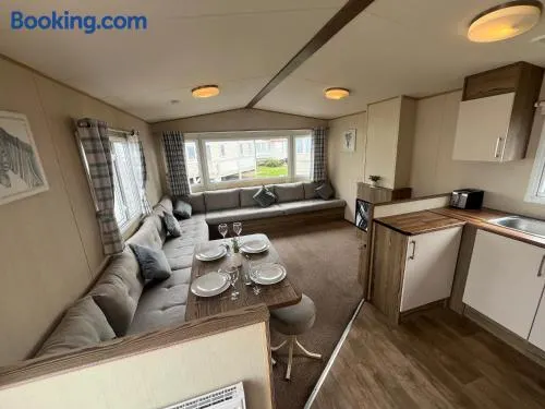 Whitstable, CW18, 2 bed park home, Alberta Holiday Park - Image 1