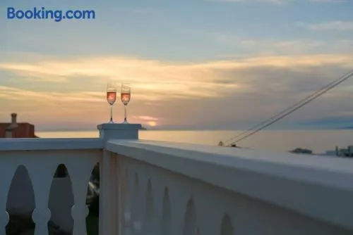 Rodanthi Hospitality - Image 1
