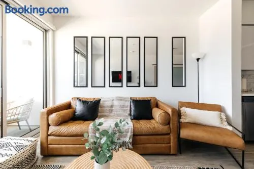 Stylish Westside Stay in Santa Monica - Image 1