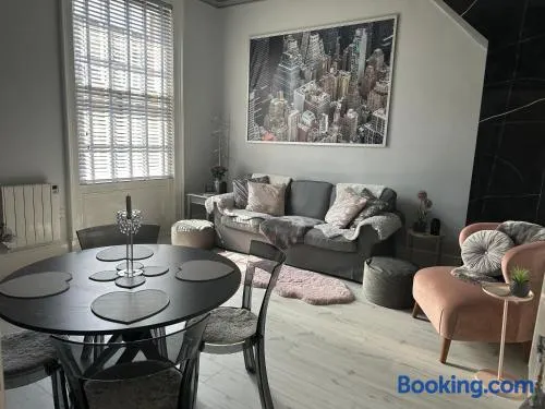 Courtyard Holiday Apartments - Image 1