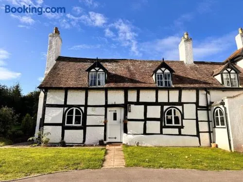 Stylish Tudor Cottage & Hot Tub - Image 1