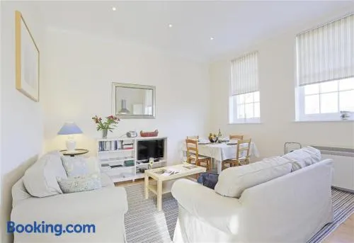 1 Bed in Parham oc-gdnv - Image 1