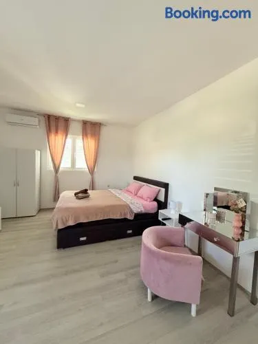 Apartmani Home - Image 1