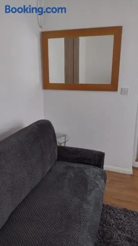 1 bed flat in Southall - Image 1
